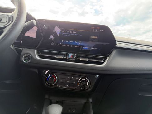 Used 2025 Chevrolet TrailBlazer LT image 18