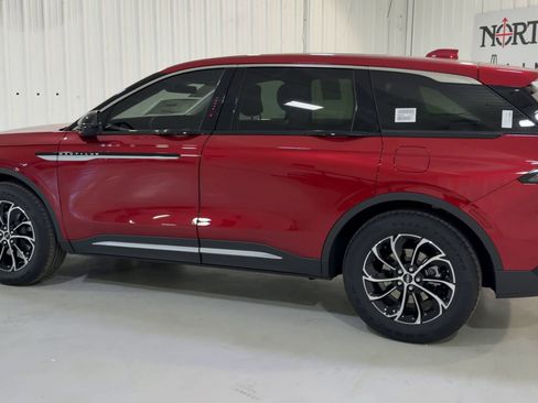 New 2026 Lincoln Nautilus Premier image 7