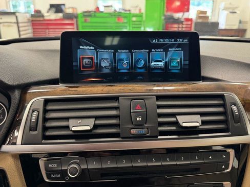 Used 2017 BMW 330i xDrive Sedan AWD/4WD image 6