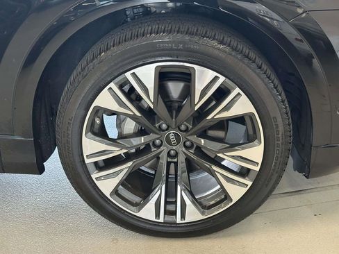 Used 2025 Audi Q8 Premium Plus w/ Premium Plus Package AWD/4WD image 9