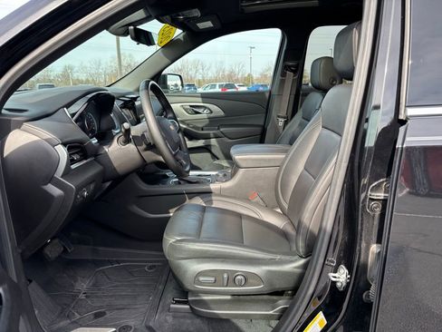 Used 2023 Chevrolet Traverse LT w/ LT Premium Package image 16