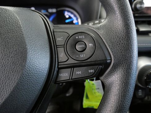 Certified 2025 Toyota RAV4 LE image 29