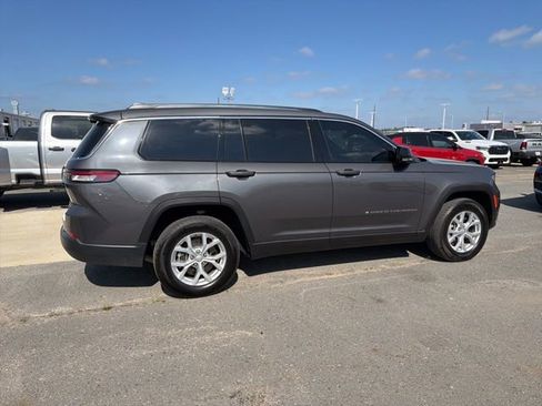 Used 2023 Jeep Grand Cherokee L Limited w/ Luxury Tech Group II image 4