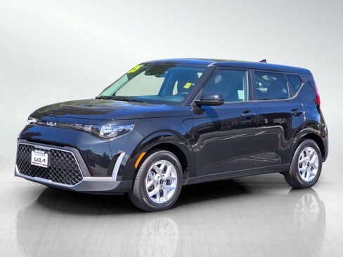 Certified 2025 Kia Soul LX FWD image 8