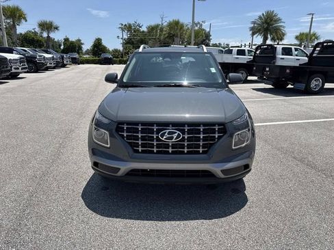 Used 2025 Hyundai Venue SEL FWD image 8