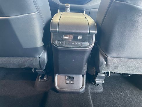 Used 2023 Toyota Highlander XSE image 32