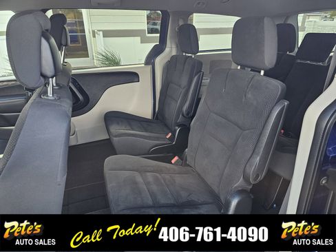 Used 2018 Dodge Grand Caravan SE w/ UConnect Hands-Free Group image 13
