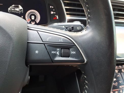 Used 2019 Audi Q8 Prestige w/ Towing Package AWD/4WD image 31