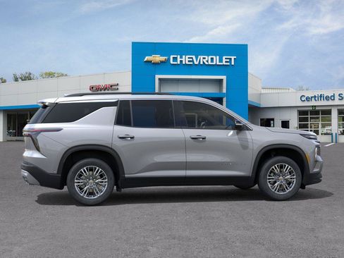 New 2026 Chevrolet Traverse LT FWD image 5