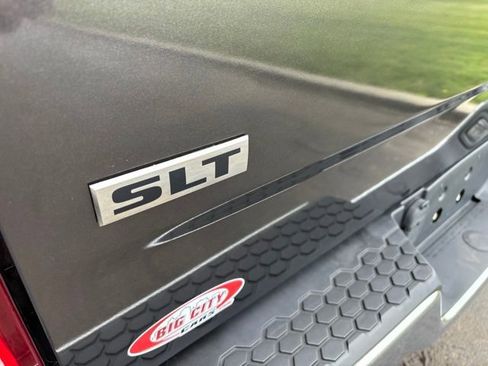 Used 2021 RAM 1500 Classic SLT AWD/4WD image 44