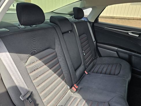 Used 2013 Ford Fusion SE FWD image 21