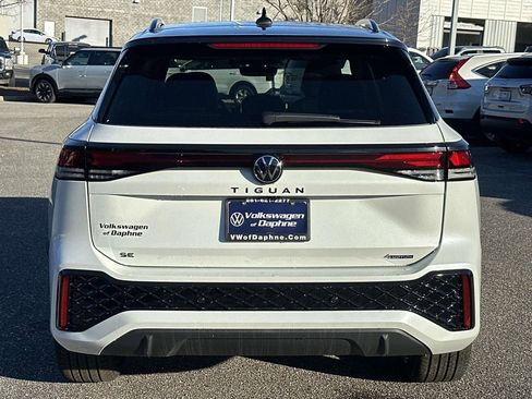 New 2026 Volkswagen Tiguan SE R-Line AWD/4WD image 32