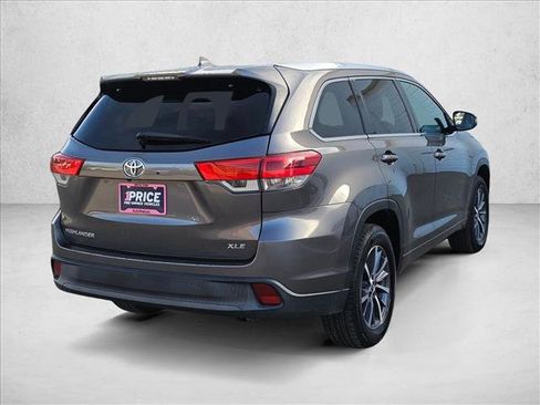 Used 2018 Toyota Highlander XLE image 5