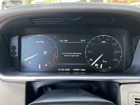 Used 2016 Land Rover Range Rover HSE image 22