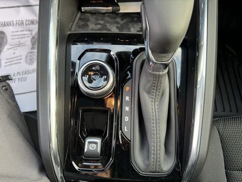 New 2026 GMC Canyon Elevation w/ Convenience Package image 15