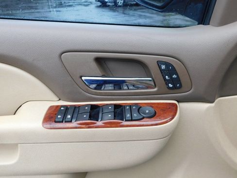 Used 2010 Chevrolet Avalanche LTZ image 21