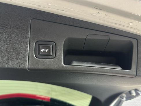 Used 2017 Cadillac XT5 Luxury w/ Driver Awareness Package image 23