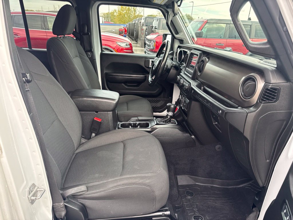 Used 2020 Jeep Wrangler Unlimited Sport AWD/4WD image 32