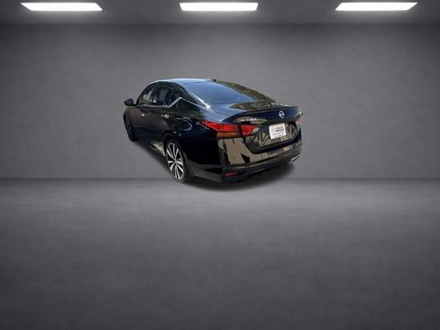 Used 2020 Nissan Altima 2.5 Platinum FWD image 6