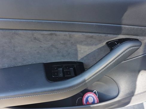 Used 2020 Tesla Model 3 Standard Range Plus RWD image 4