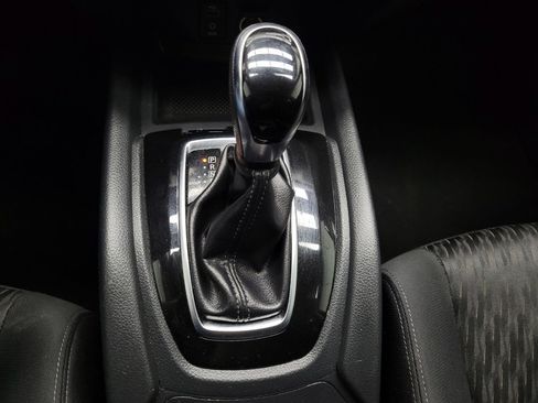 Used 2017 Nissan Rogue SV image 26