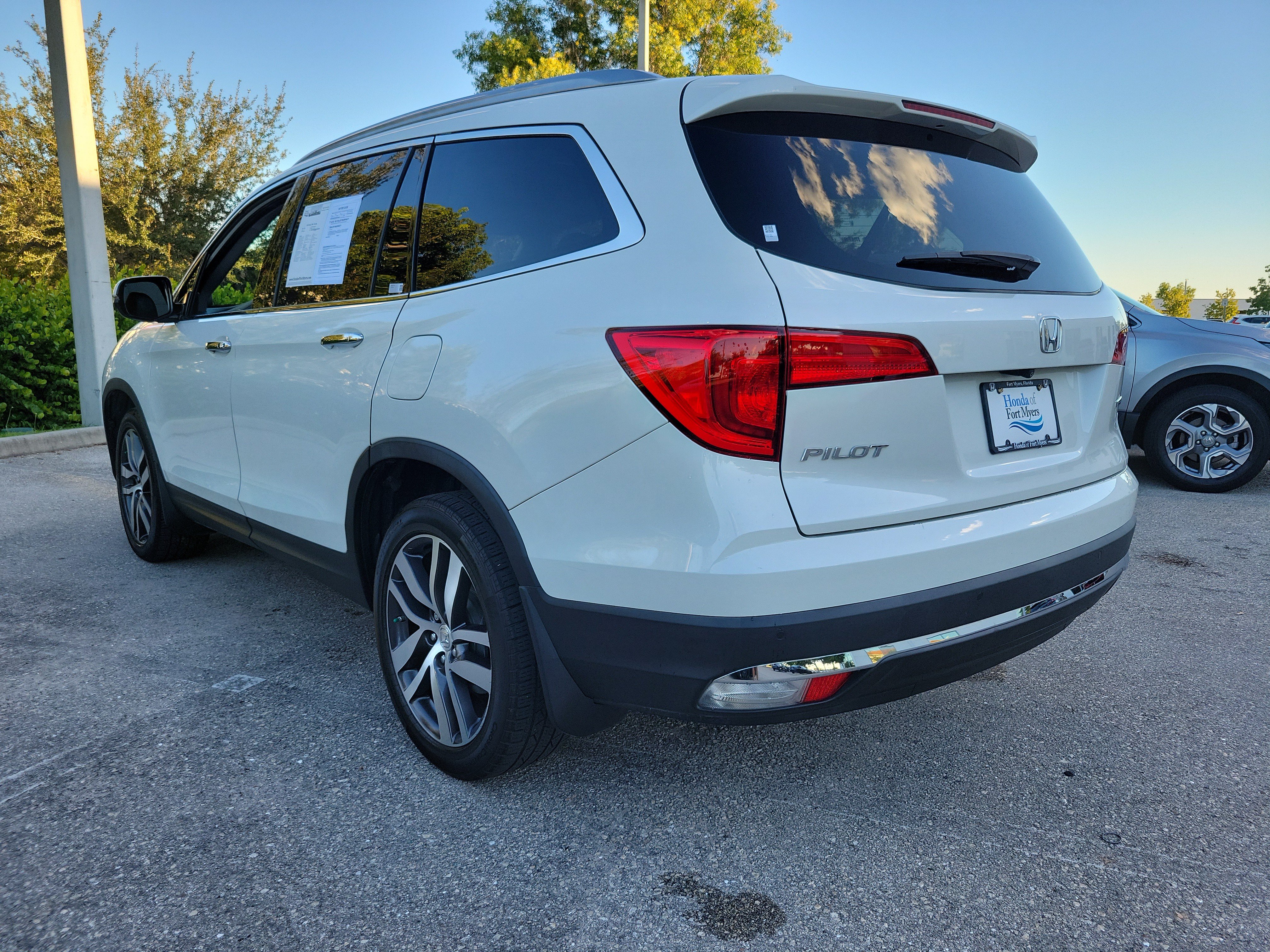 Used 2018 Honda Pilot Touring image 4
