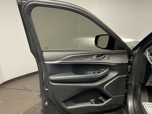 Used 2021 Jeep Grand Cherokee L Limited image 9