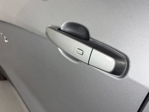 Used 2025 Chevrolet Blazer LT FWD image 15