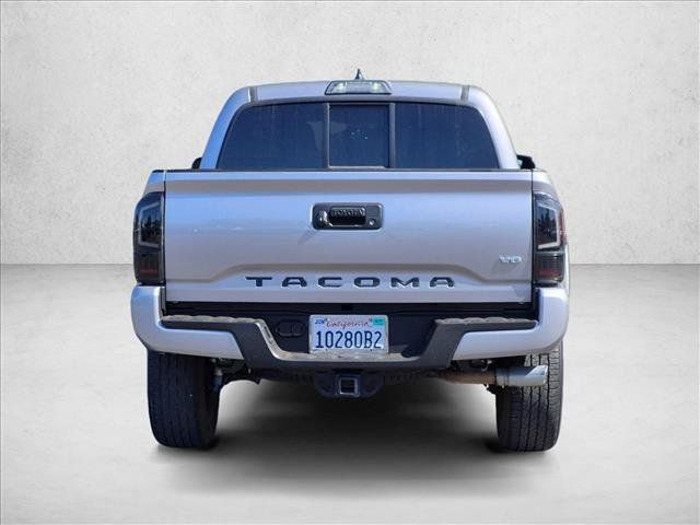 Used 2016 Toyota Tacoma TRD Sport w/ Towing Package RWD image 7