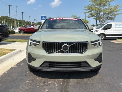 Used 2024 Volvo XC40 B5 Core AWD/4WD image 3