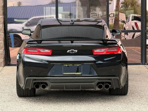Used 2016 Chevrolet Camaro SS RWD image 9