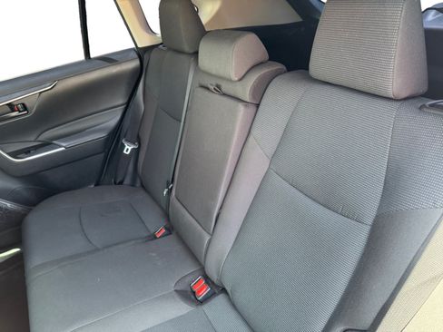 Used 2021 Toyota RAV4 LE w/ Carpet Mat Package (TMS) FWD image 16