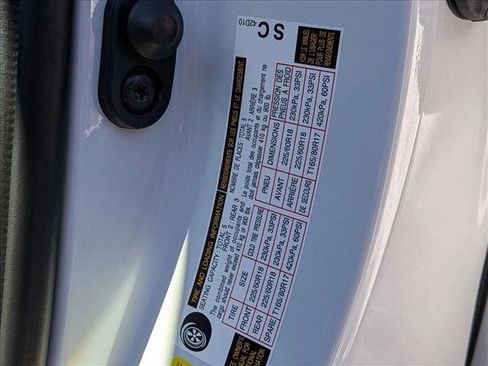 Used 2024 Toyota RAV4 XLE Premium image 17