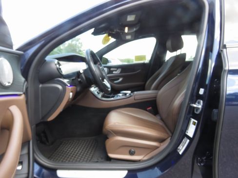 Used 2020 Mercedes-Benz E 350 4MATIC Sedan image 11