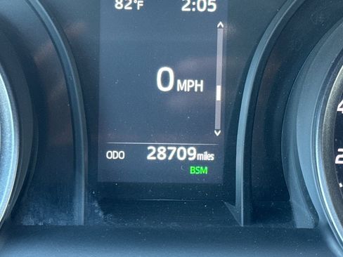 Certified 2023 Toyota Camry SE image 3