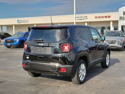 Used 2023 Jeep Renegade Latitude image 5