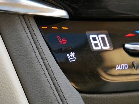 Used 2022 Cadillac XT6 Premium Luxury image 21