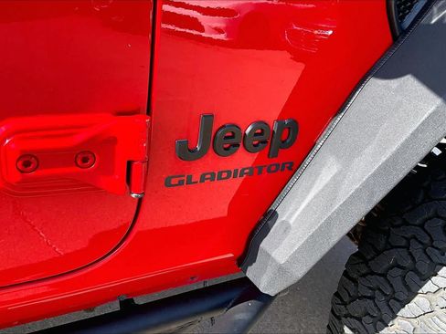 Used 2021 Jeep Gladiator Sport AWD/4WD image 29