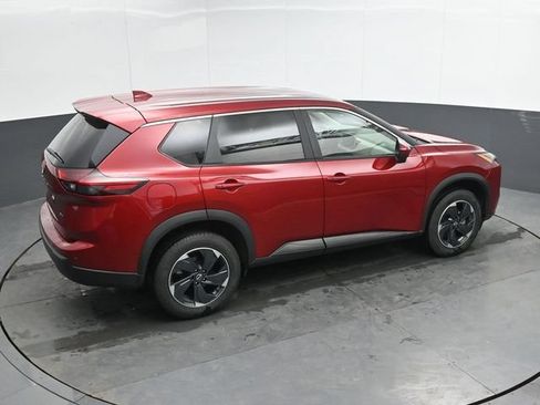 Used 2025 Nissan Rogue SV AWD/4WD image 34