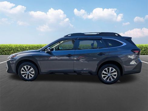 Used 2025 Subaru Outback Premium image 7