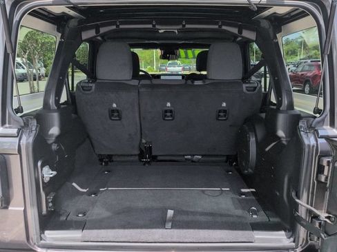 Used 2025 Jeep Wrangler Unlimited Sport AWD/4WD image 13