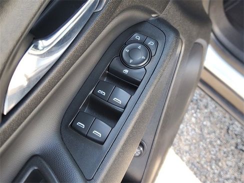 Used 2022 Chevrolet Equinox LT image 18