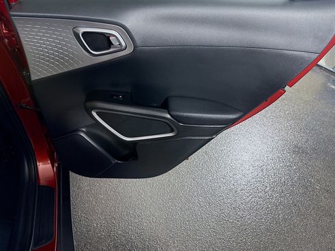 Used 2023 Kia Soul LX w/ LX Technology Package FWD image 27