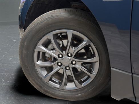 Used 2020 Chevrolet Equinox LT AWD/4WD image 34