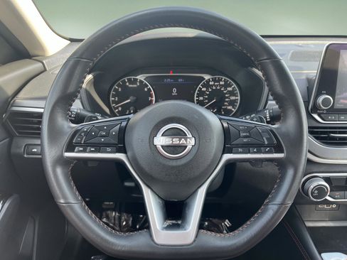 Used 2025 Nissan Altima 2.5 SR FWD image 21