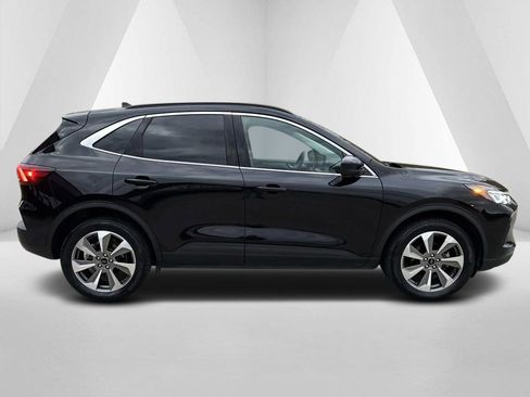 Used 2024 Ford Escape Platinum image 8