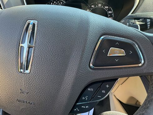 Used 2018 Lincoln MKX Select w/ Select Plus Package image 15