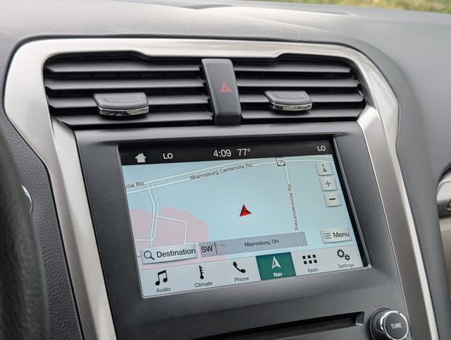 Used 2017 Ford Fusion SE FWD image 21