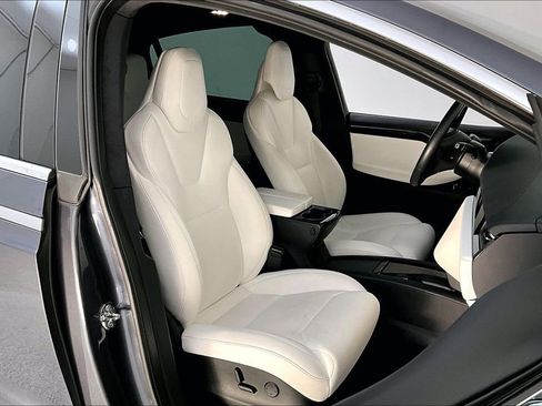 Used 2018 Tesla Model X 75D image 11