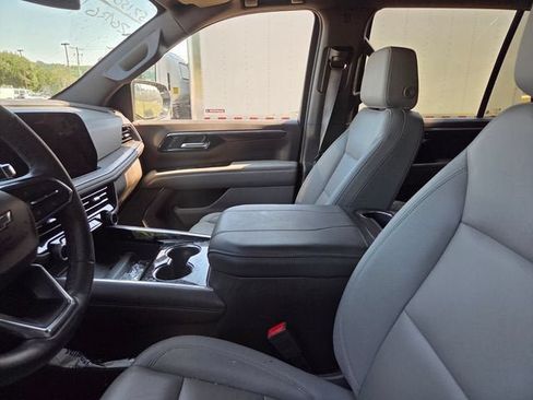Used 2025 Chevrolet Tahoe Z71 w/ Comfort Package AWD/4WD image 10